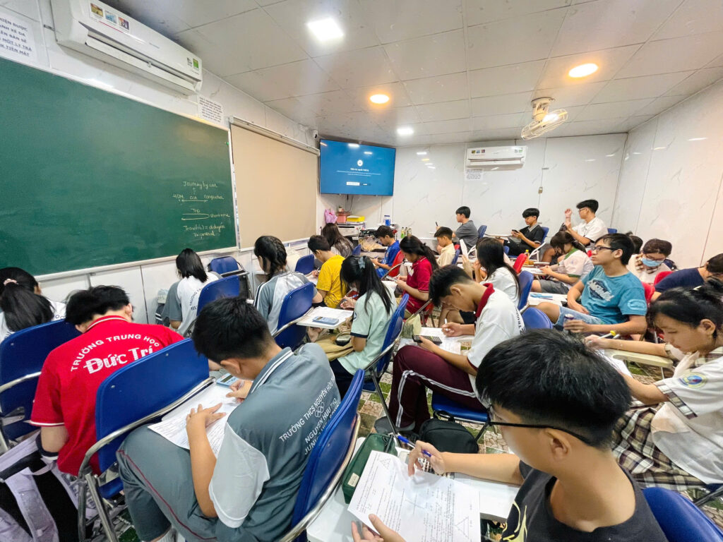 Dạy thêm Toán, Tiếng Anh, KHTN, Văn các lớp 6, 7, 8, 9, 10, 11, 12 tại quận 7 Chuyên Ôn thi tuyển sinh vào lớp 10 công lập – Ôn thi chuyển cấp tại quận 7 Ôn thi ĐGNL TPHCM – TNPT tại quận 7
Dạy thêm Toán, Tiếng Anh, KHTN, Văn các lớp 6, 7, 8, 9, 10, 11, 12 tại quận 7

Chuyên Ôn thi tuyển sinh vào lớp 10 công lập – Ôn thi chuyển cấp tại quận 7

Ôn thi ĐGNL TPHCM – TNPT tại quận 7