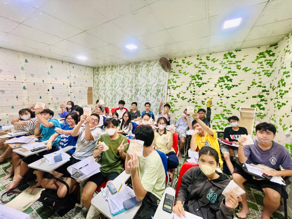 Lớp tiếng anh 9, luyện thi tuyển sinh vào lớp 10 tại VIỆT ANH THƯ ACADEMY vừa hoàn thành buổi thi thử tuyển sinh vào lớp 10 môn tiếng anh 